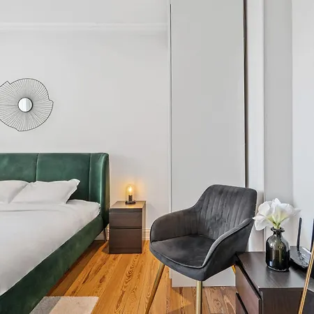 Apartment Elegant 3br In Prime Limpertsberg Location
