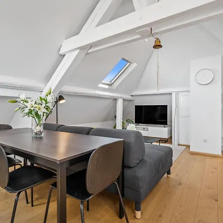 Apartment Elegant 3br In Prime Limpertsberg Location