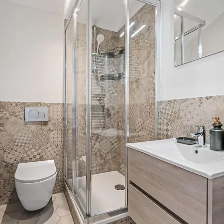 Elegant 3br In Prime Limpertsberg Location 아파트