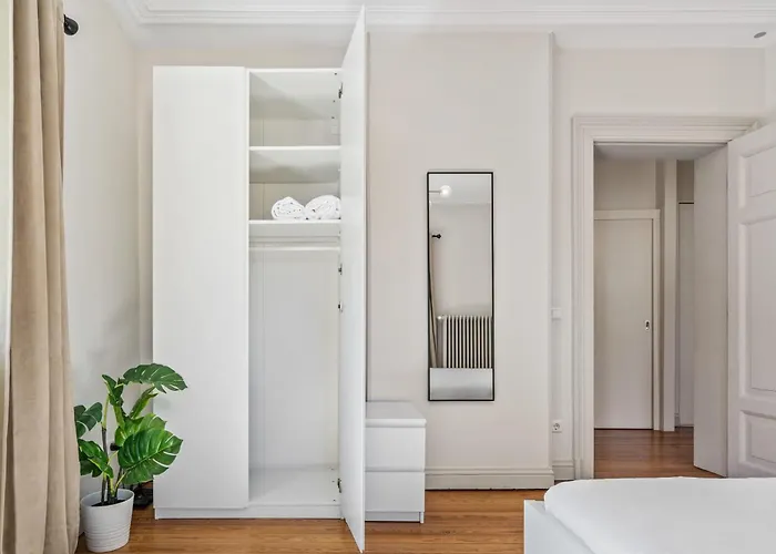 Elegant 3br In Prime Limpertsberg Location Lejlighed